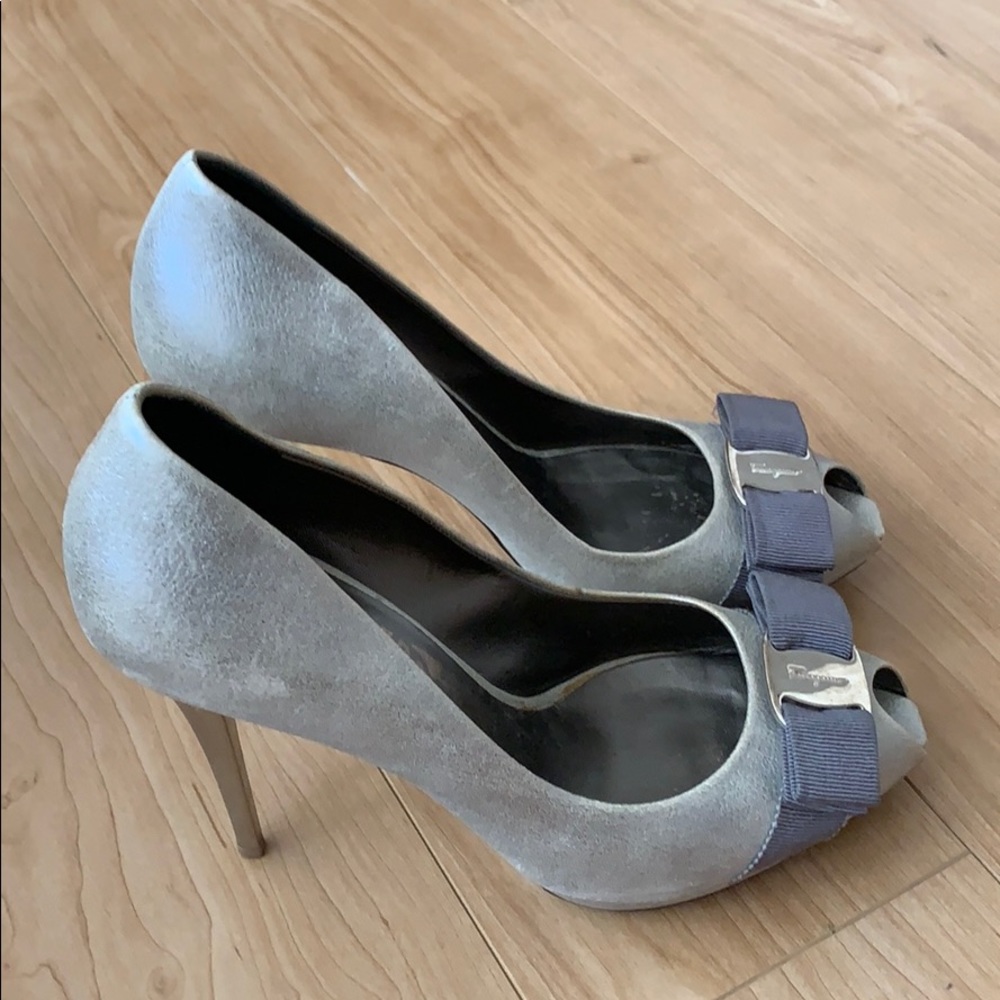 Salvatore Ferragamp platform Vara pumps.